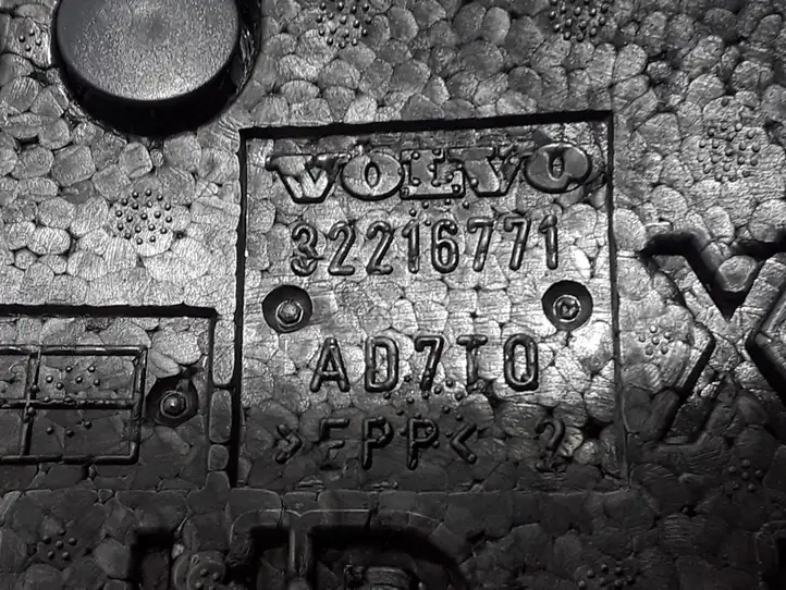 Volvo XC40 (2017 - )  32216771 Другая деталь салона