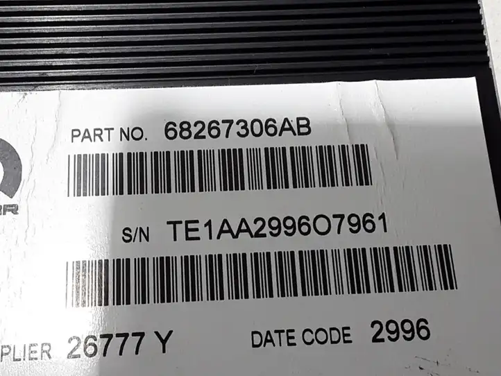 Dodge Durango (2013 - )  68267306AB Звукоусилитель