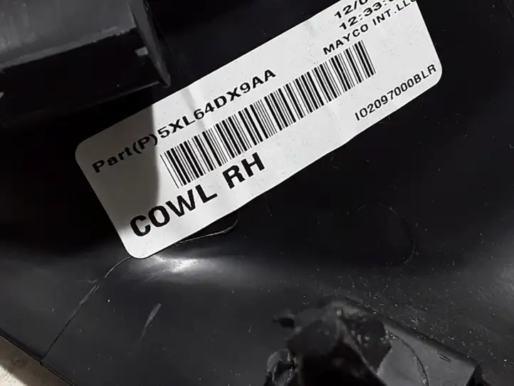 Dodge Durango (2013 - )  5XL64DX9AA Отделка переднего порога (внутренняя)