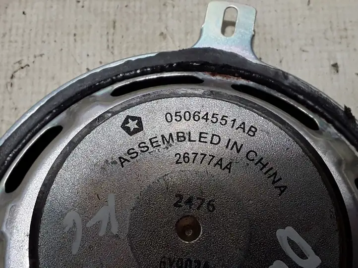 Dodge Durango (2013 - )  05064551AB Громкоговоритель (громкоговорители) в задних дверях