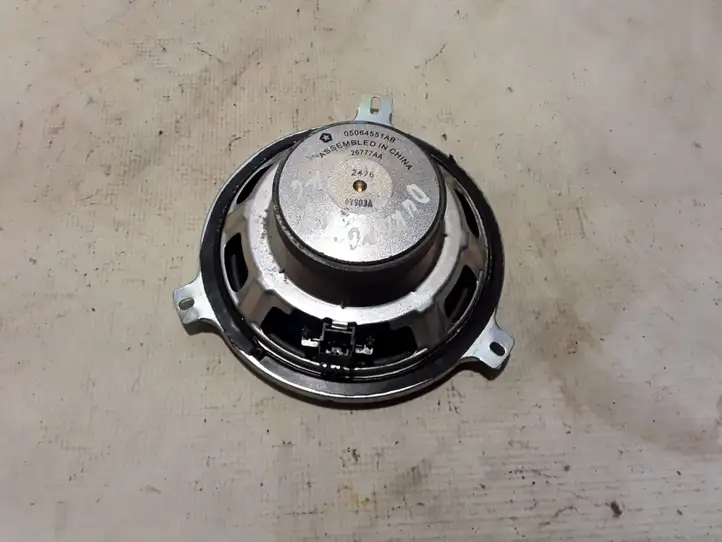 Dodge Durango (2013 - )  05064551AB Громкоговоритель (громкоговорители) в задних дверях