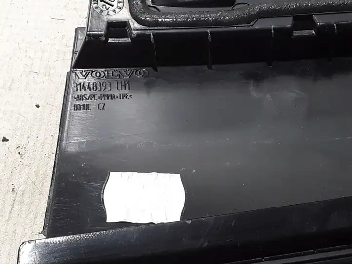 Volvo XC40 (2017 - )  31448393 Другая деталь отделки задний дверей