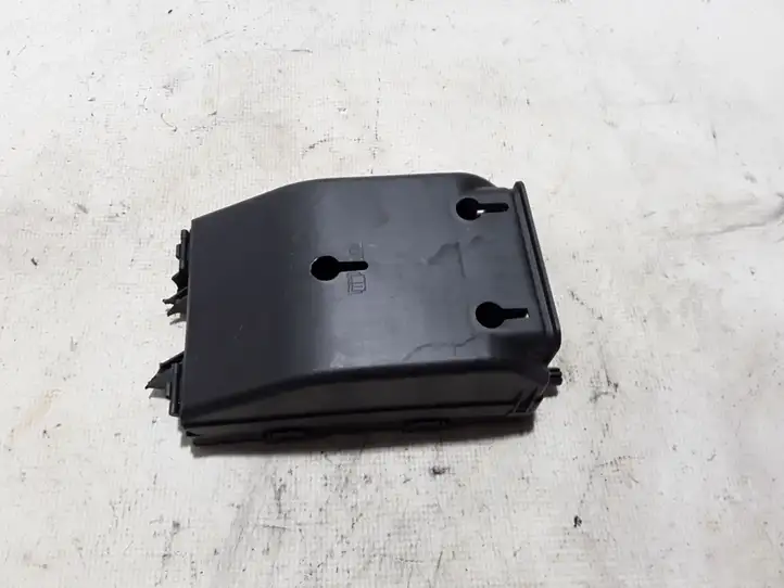 Volvo V60 (2018 - )  32142591 Блок предохранителей