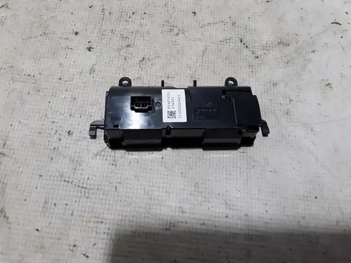 Volvo XC60 (2017 - ) 31674024 Блок управления кондиционером — фото 2