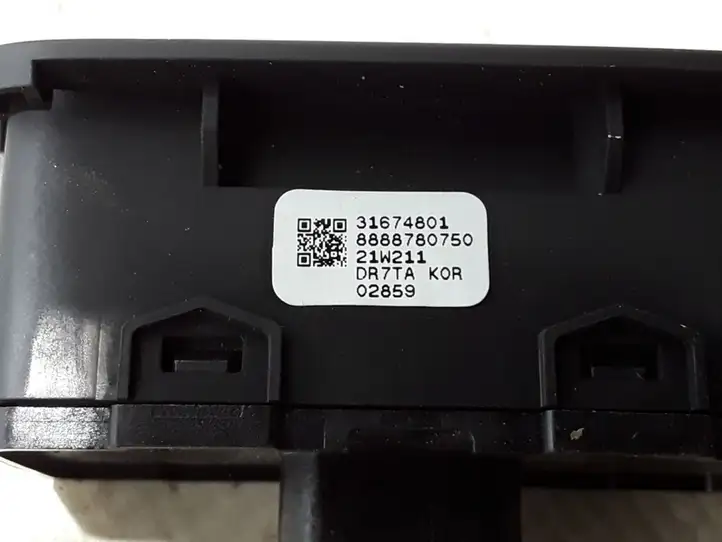 Volvo XC60 (2017 - ) 31674801 Кнопка закрытия крышки багажника — фото 3