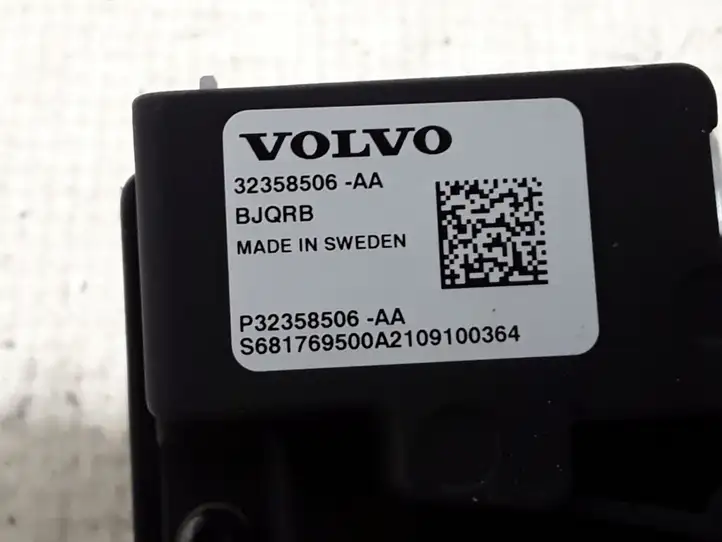 Volvo XC60 (2017 - ) 32358506 Камера в лобовом стекле — фото 3
