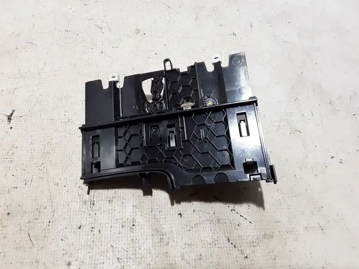 Volvo XC60 (2017 - )  32275471 Пепельница