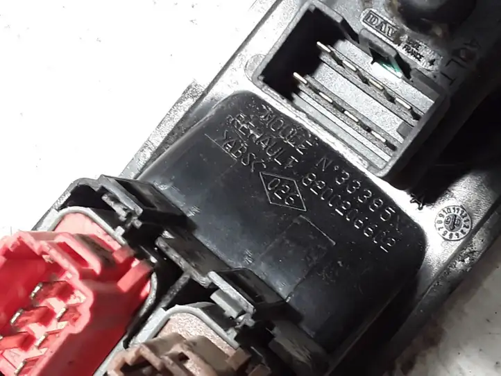 Renault Master II (2004 - 2010) 8200206602 Кнопка стеклоподъемников — фото 2