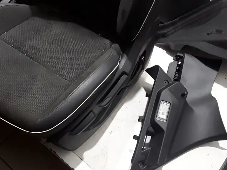 Renault Clio V (2019 - ) Комплект салона — фото 5