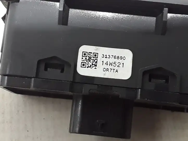 Volvo XC90 (2014 - 2019) 31376890 Кнопка закрытия багажника — фото 3