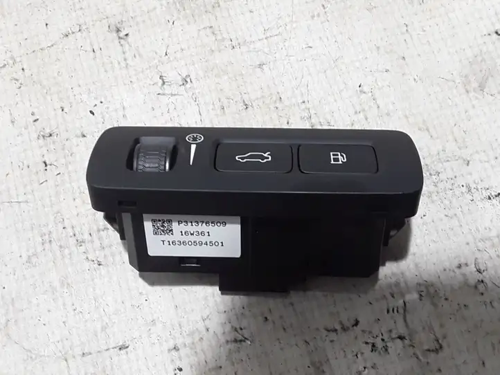 Volvo XC90 (2014 - 2019) 31376509 Кнопка закрытия крышки багажника — фото 1