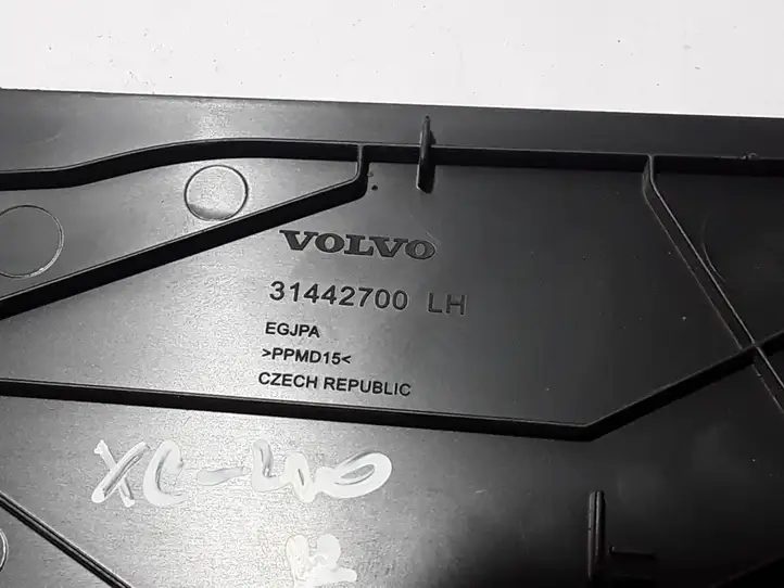 Volvo XC40 (2017 - ) 31442700 Отделка внутренней панели салона — фото 2