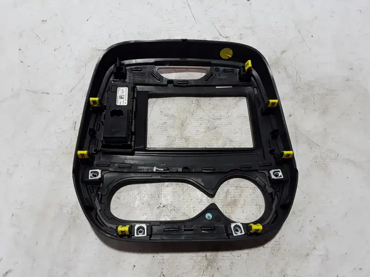 Renault Captur (2013 - 2020) 682701605R Отделка внутренней панели салона — фото 2