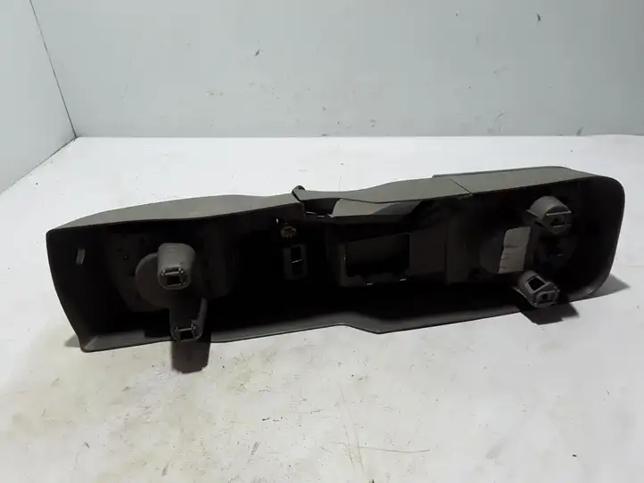 Renault Kangoo II (2008 - 2014)  8200457030 Подлокотник