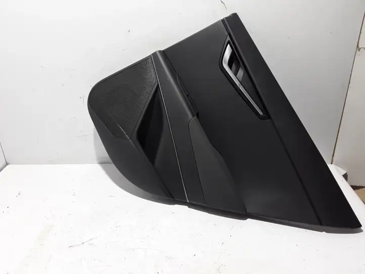 Kia Niro (2016 - )  83302-AT020 Обшивка задней двери