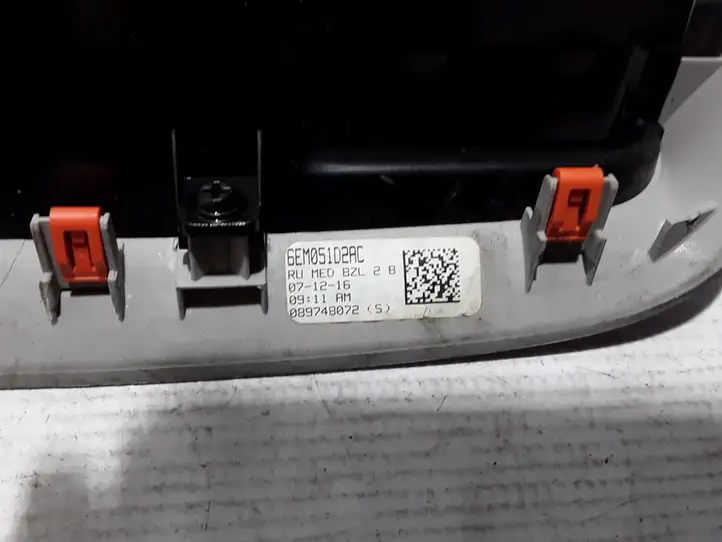 Chrysler Pacifica (2016 - ) 6EM051D2AC Отделка внутренней панели салона — фото 2