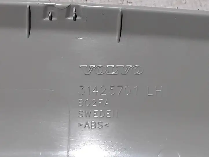 Volvo XC60 (2017 - )  31425701 Боковая отделка (у окна)