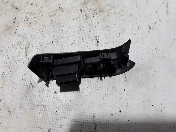 Renault Master II (1998 - 2003) 8200110315 Кнопка стеклоподъемников — фото 2