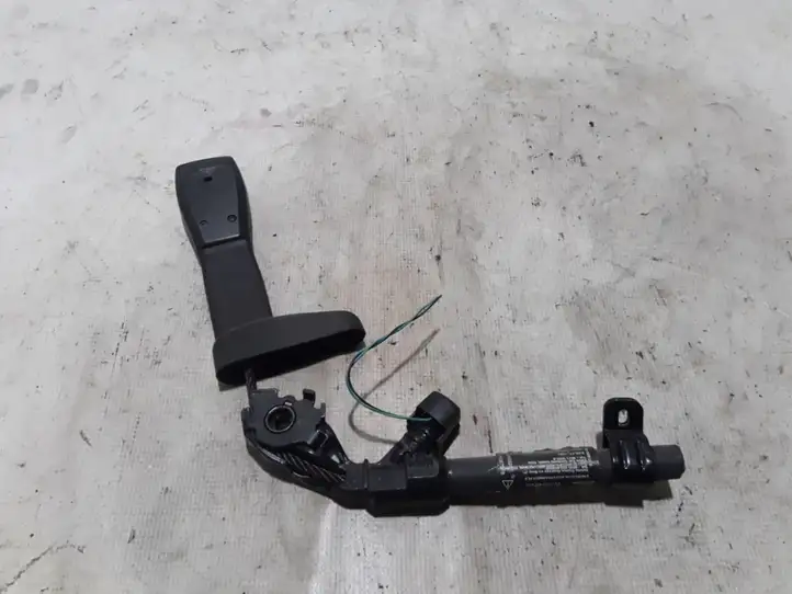 Volvo V50 (2004 - 2008)  31267578 Замок переднего ремня