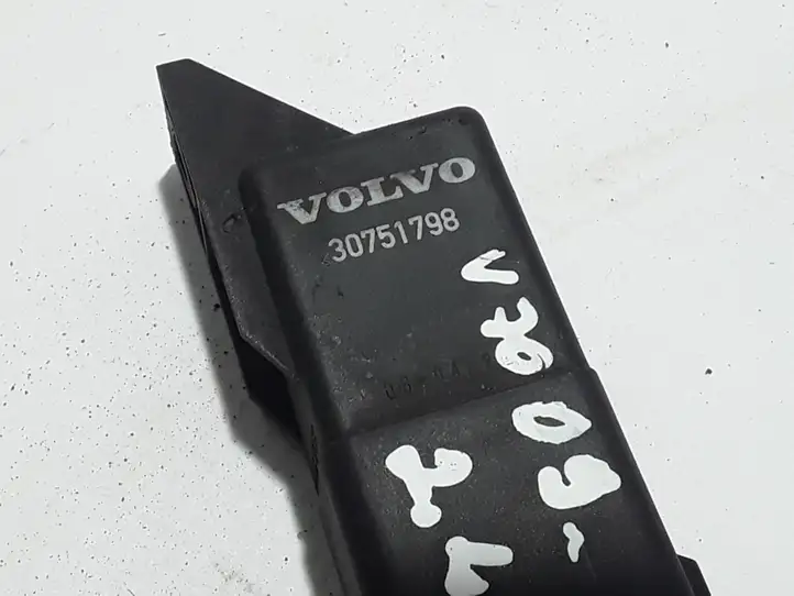 Volvo V70 (2007 - 2013) 30751798 Реле накала свечей — фото 2