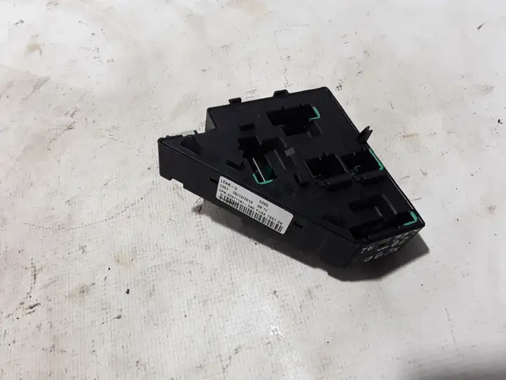 Volvo XC90 (2019 - )  31473569 Блок предохранителей