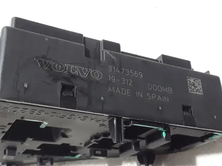 Volvo XC90 (2019 - )  31473569 Блок предохранителей