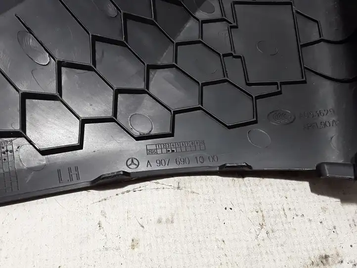 Mercedes-Benz Sprinter W907 W910 (2018 - ) A9076901000 Накладка порога — фото 3