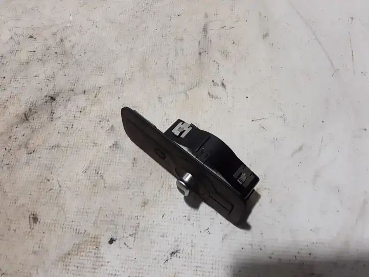 Volkswagen Touareg II (2010 - 2018)  7P6941431 Включатель фонарей