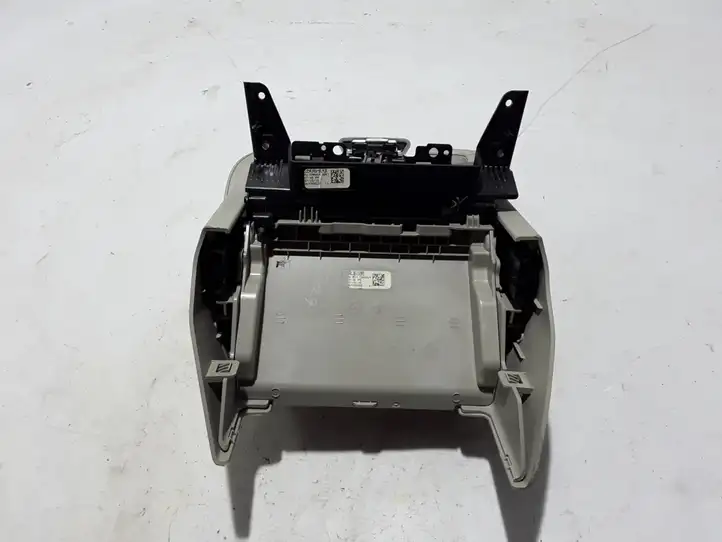 Chrysler Pacifica (2016 - )  5RL36TRMAA Ящик для вещей