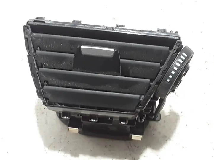 BMW 3 F30 F35 F31 (2012 - 2018) 9231995 Боковой воздушный дефлектор — фото 1