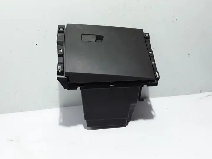 Renault Clio V (2019 - )  681081071R Ящик для вещей