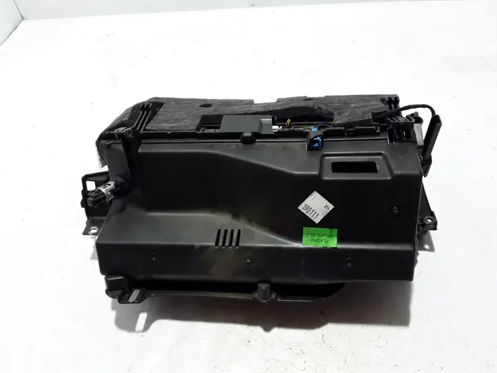 Mercedes-Benz E C207 W207 (2009 - 2017) A2076800091 Вещевой ящик — фото 3