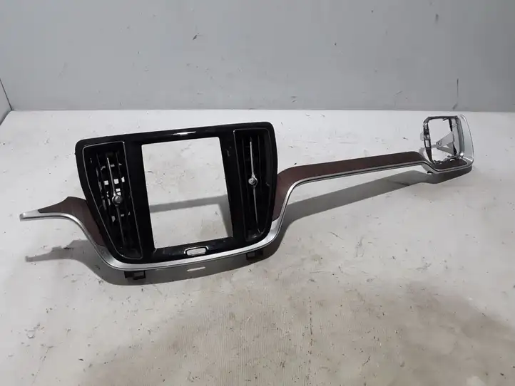 Volvo V60 (2018 - ) 31477741 Центральный воздушный дефлектор — фото 1