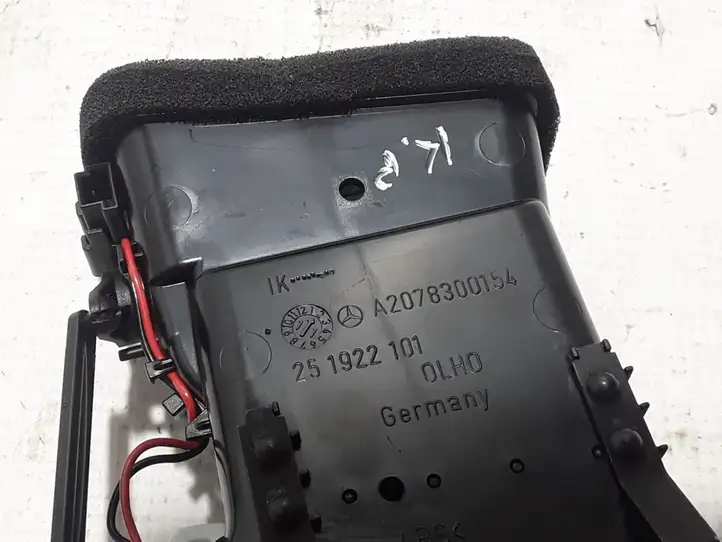 Mercedes-Benz E C207 W207 (2009 - 2017) A2078300154 Боковой воздушный дефлектор — фото 3