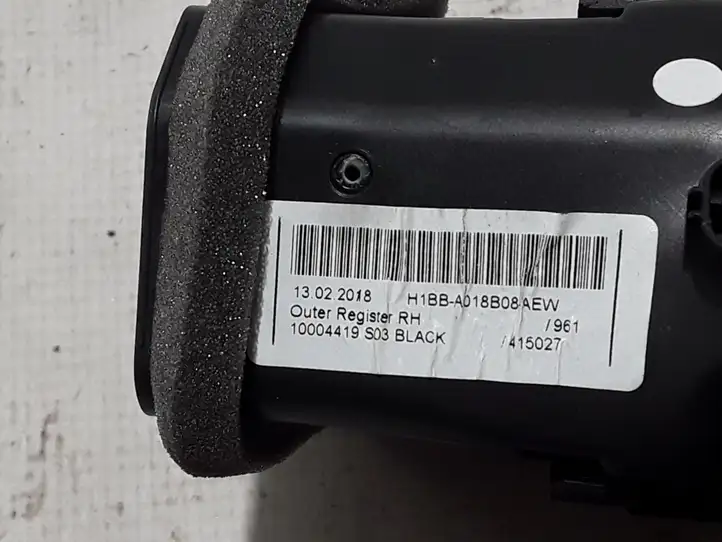 Ford Fiesta (2017 - ) H1BBA018B08 Боковой воздушный дефлектор — фото 3