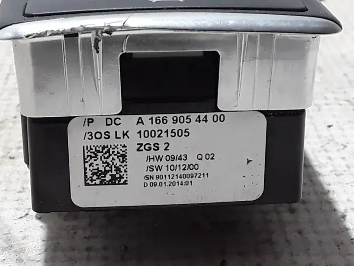 Mercedes-Benz CLA C117,X117,W117 (2013 - 2019) A1669054400 Блок кнопок стеклоподъемников — фото 3