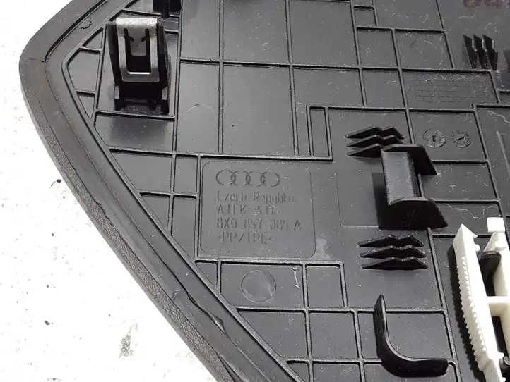 Audi A1 (2010 - 2014) 8X0857085A Отделка внутренней панели салона — фото 3