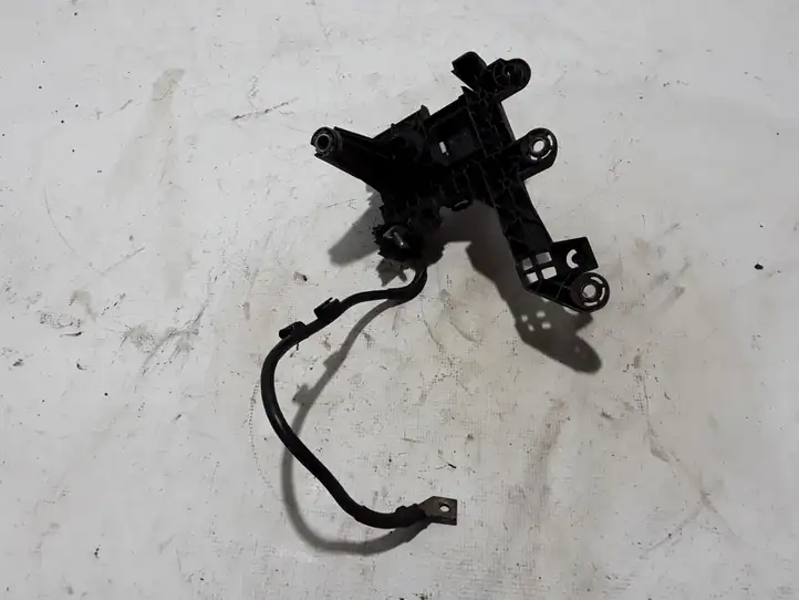 Audi A1 (2010 - 2014) 6R0915343C Плюсовой провод аккумулятора — фото 2