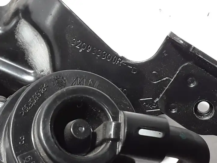 Renault Kadjar (2018 - )  320933300R Другая часть кузова