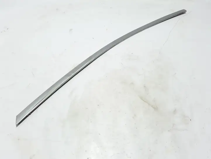 Chrysler Pacifica (2016 - )  68228014AC Отделка стекла передней двери