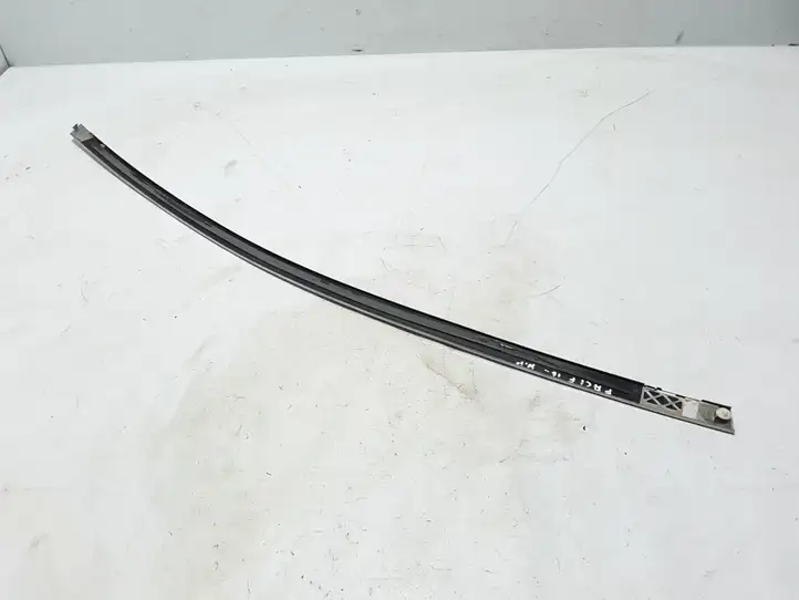 Chrysler Pacifica (2016 - )  68228014AC Отделка стекла передней двери