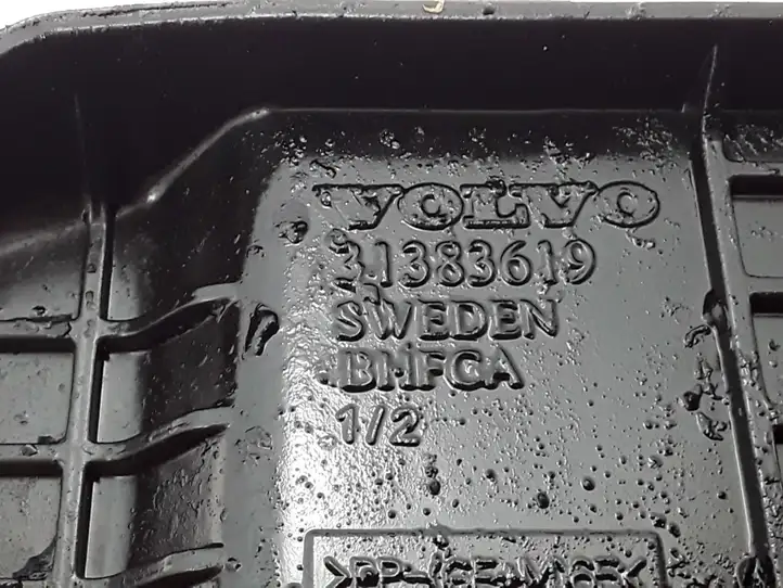 Volvo XC60 (2017 - ) 31383619 Другая часть кузова — фото 3