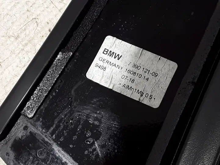 BMW 5 G30 G31 (2016 - ) 7390121 Накладка стекла передней двери — фото 2