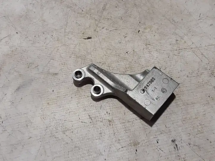 Volvo XC60 (2017 - )  1357563 Другая часть кузова