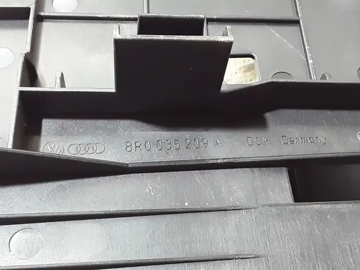 Audi Q5 (2008 - 2012)  8R0035209A Другая часть кузова