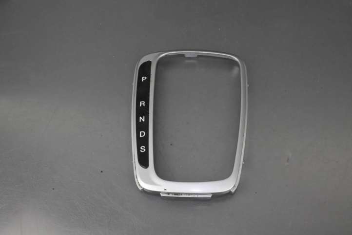 Ford Fusion (2006 - 2012)  10836460 Отделка рычага переключения передач (кожа, головка)