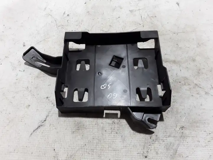 Audi Q5 (2008 - 2012)  8R0907461A Другая часть кузова