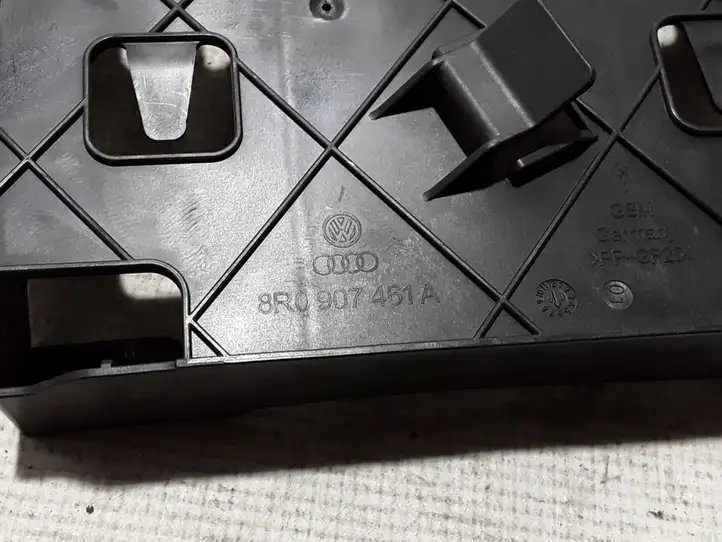 Audi Q5 (2008 - 2012)  8R0907461A Другая часть кузова