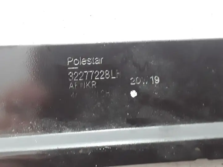 Volvo XC40 (2017 - ) 32277228 Другая часть кузова — фото 2