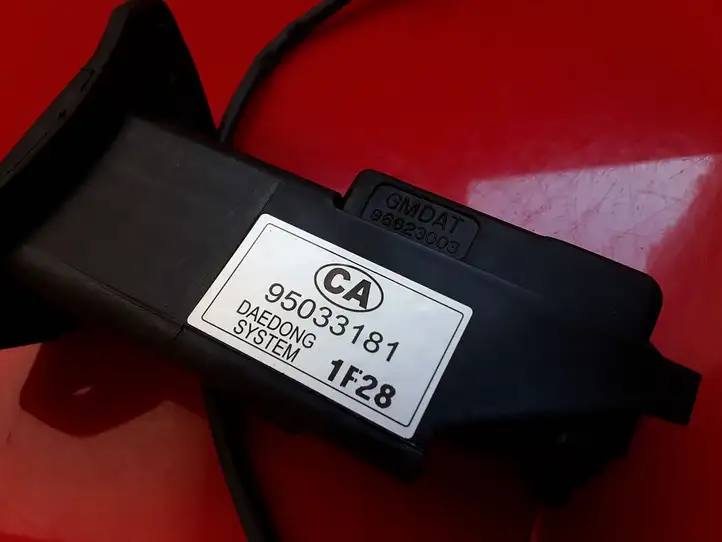 Chevrolet Captiva (2011 - 2013) 96623003 Замок крышки топливного бака — фото 2